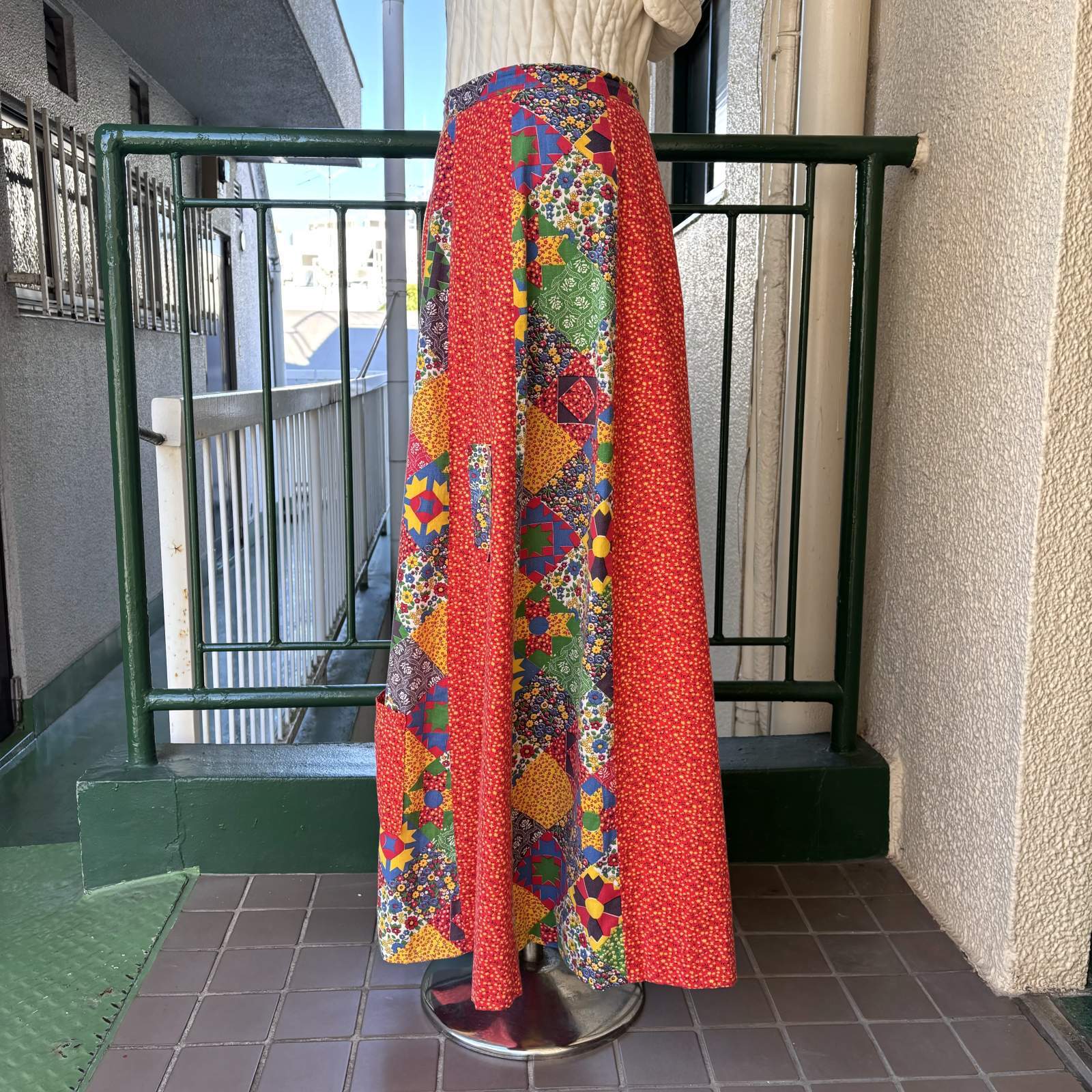 画像: Vintage flower patchwork printed 2pocket long skirt