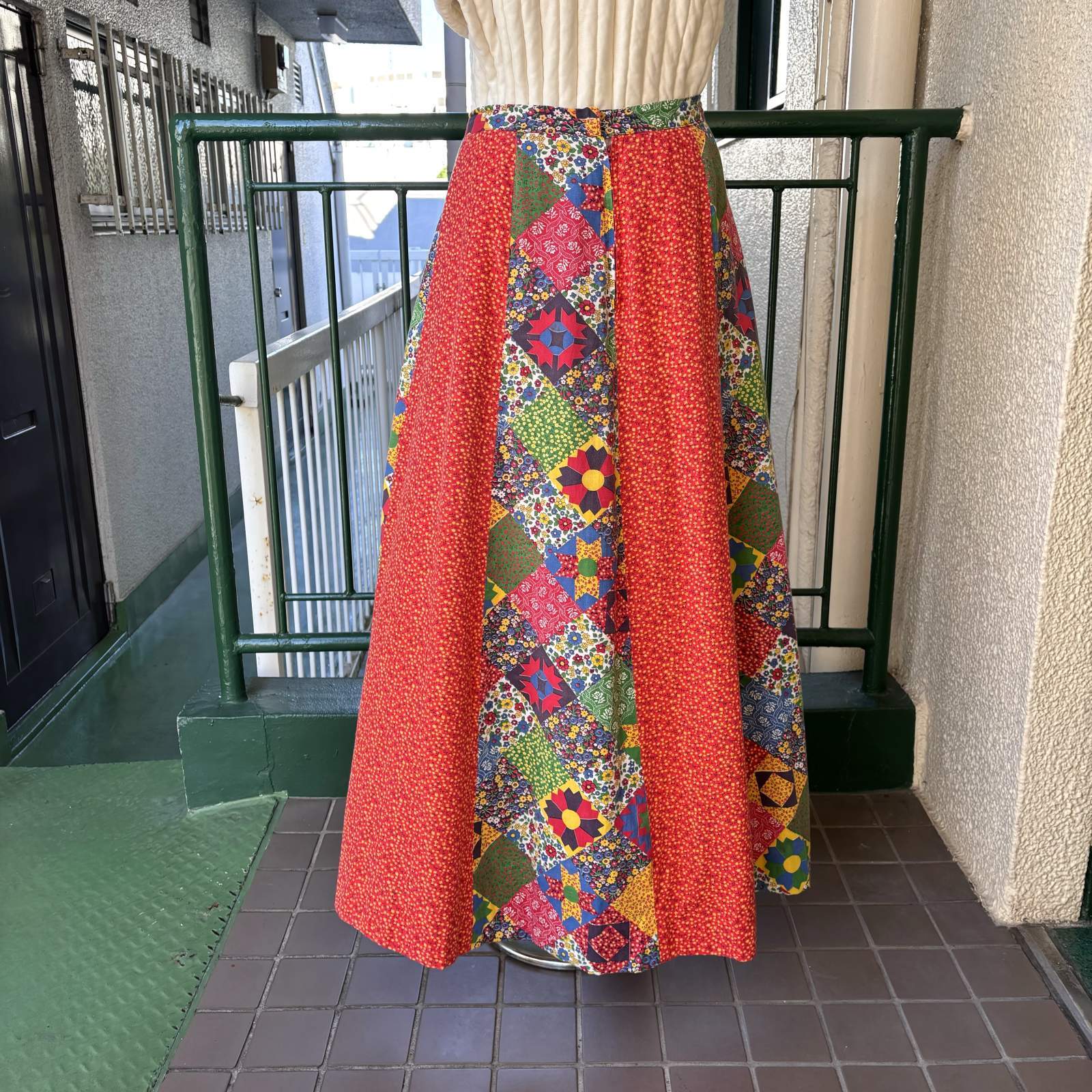 画像: Vintage flower patchwork printed 2pocket long skirt