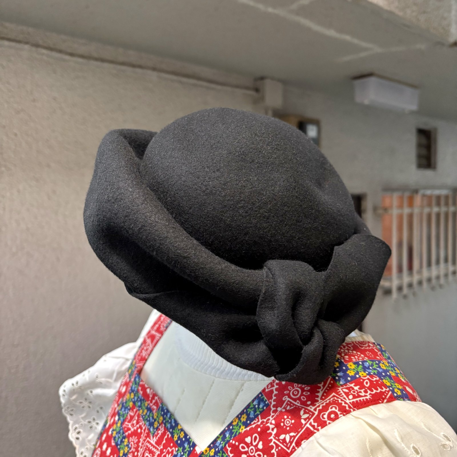 画像: Vintage felt design hat