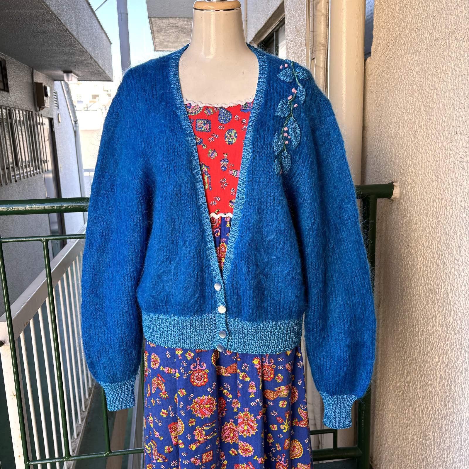 画像1: Vintage flower embroidery mohair knit cardigan