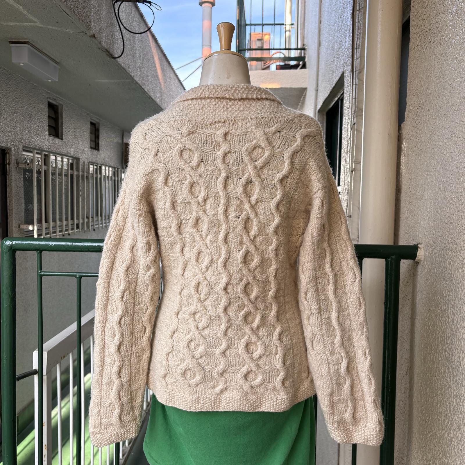 画像: Vintage ivory cable tying hand knit cardigan