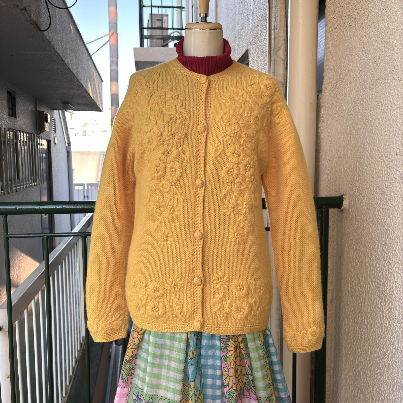 画像: 60'S Vintage flower embroidery wool cardigan