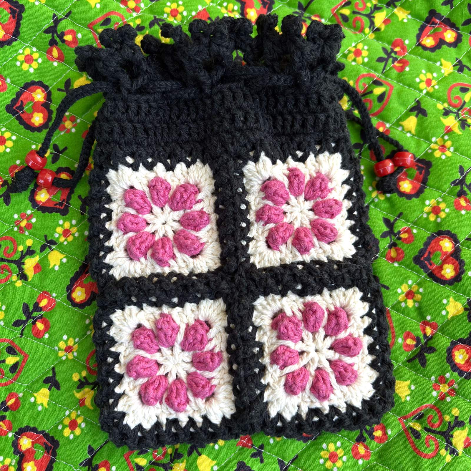 画像: Vintage granny square mini pouch